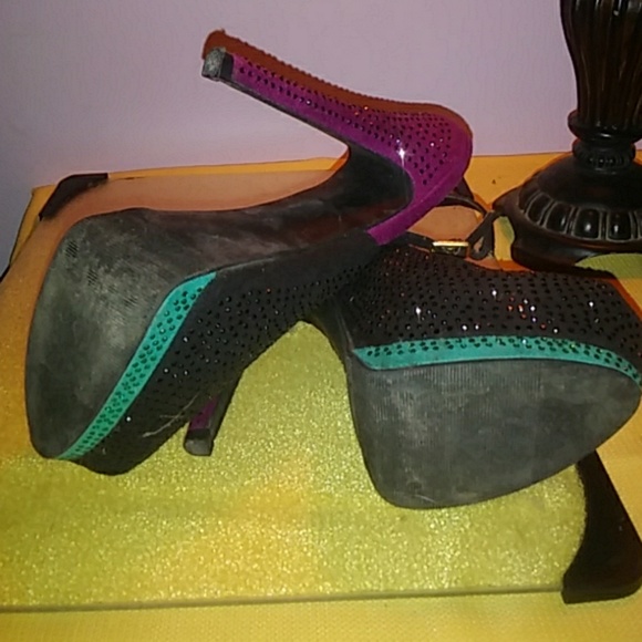 Woman's shoes, 4" heels, peep toe - Picture 3 of 5
